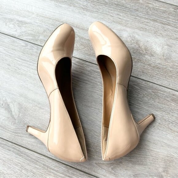 Clarks Soft Cushion Patent Leather Round Toe Pumps - Picture 8 of 16